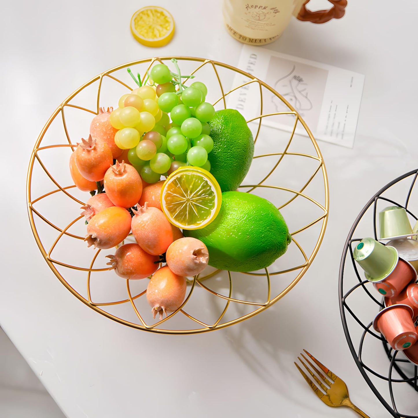 AIYICIII Large Metal Wire Fruit Bowl, 12-inch Round Mesh Fruit Basket for Kitchen Countertop, Modern Decorative Bread Vegetable Storage Holder Organizer, Sleek Black Iron Art(Black)