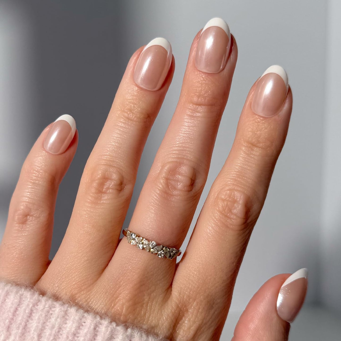 Glamnetic Press On Nails - Short Oval Fake Nails, White French Tip Nails, Pearlfect | 15 Sizes - 30 Nail Kit with Glue | Gift for Mom