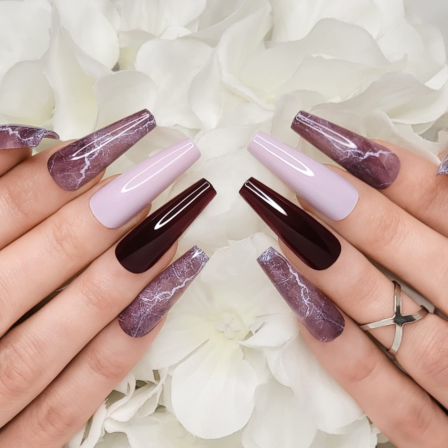 Hypnaughty 24 Pcs Bordeaux Marble Extra Long Coffin Press On Nails and Glue with Light Pink and Solid Bordeaux Reusable XL False Nails (Bordeaux Marble)
