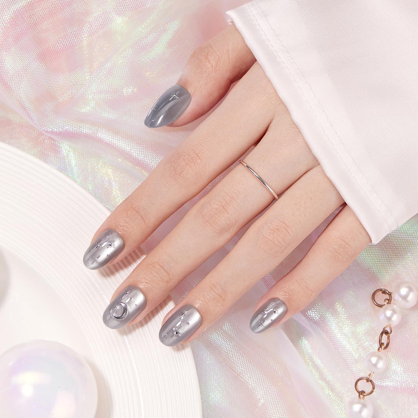 VSALON Oval Short Press on Nails, Silver Gray Star & Moon Summer Celestial Cat Eye Glossy 3D Art False Nails, Reusable Salon Quality Fake Nails Kit-32 PCS Nails in 16 Sizes with Glue & Cuticle Oil