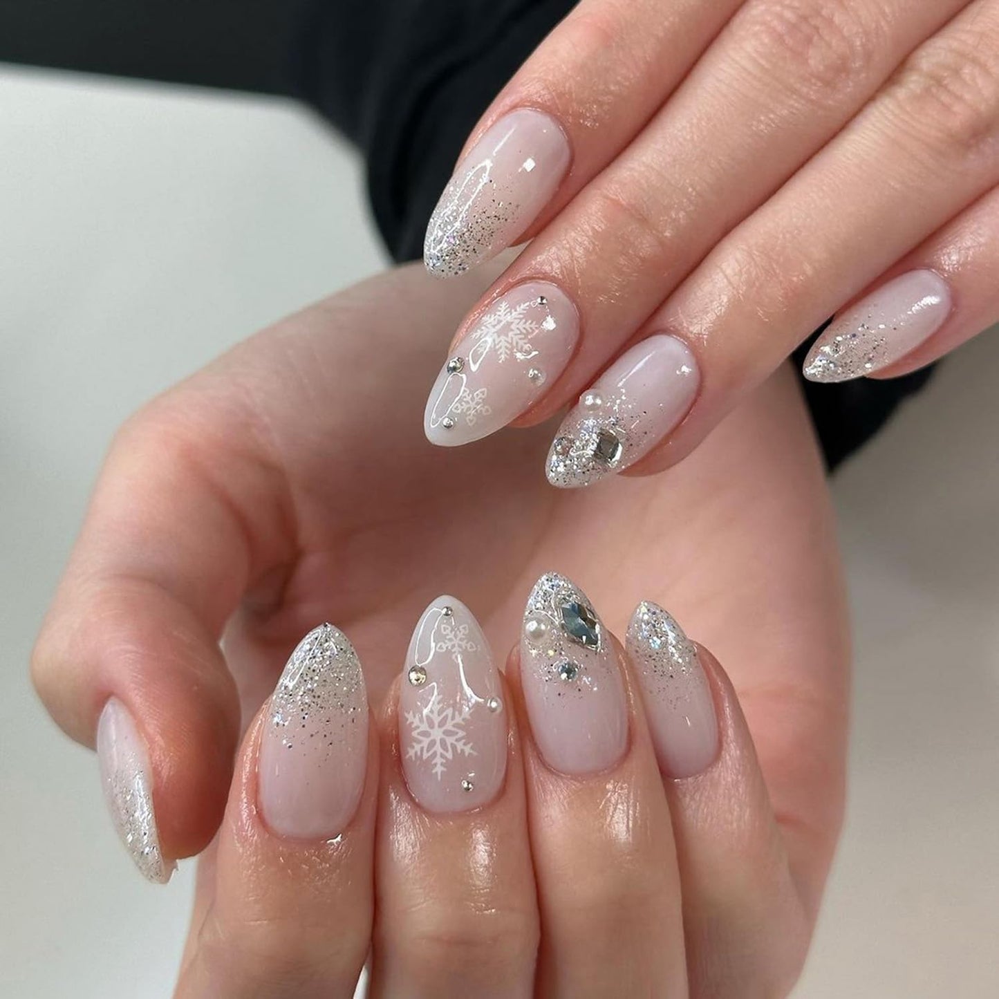 Christmas Press on Nails French Glitter Fake Nails Cute Snowflake Artificial False Nails with Rhinestone Designs Medium Acrylic Nails Kits Almond Christmas Glue on Nails for Women Nail Art 24Pcs