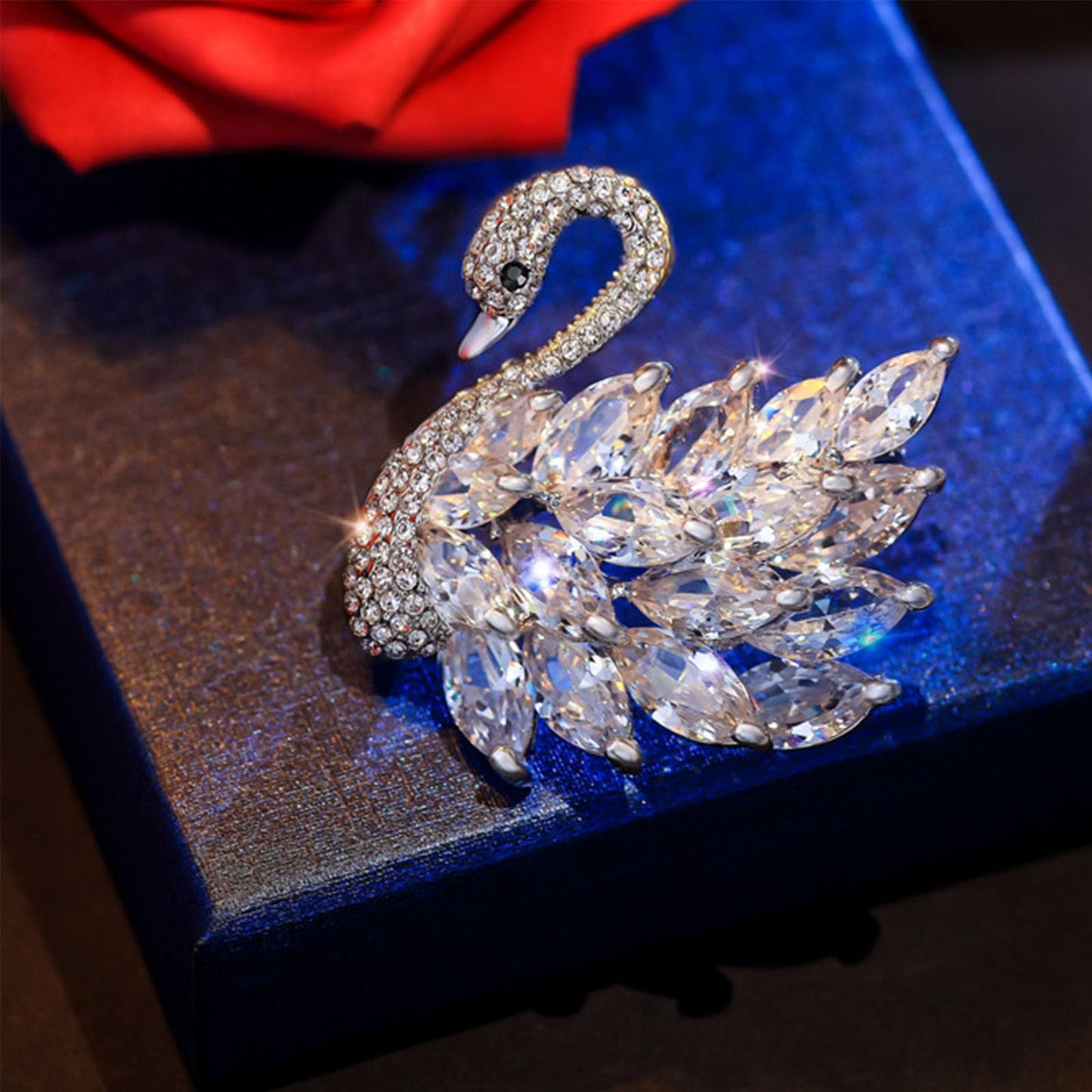 Vbvbip Elegant Crystal Swan Brooch for Women, Vintage Rhinestone Bird Brooches for Coats, Dresses, Wedding, Gift Idea, Exquisite Pearl & Crystal Brooch Pins