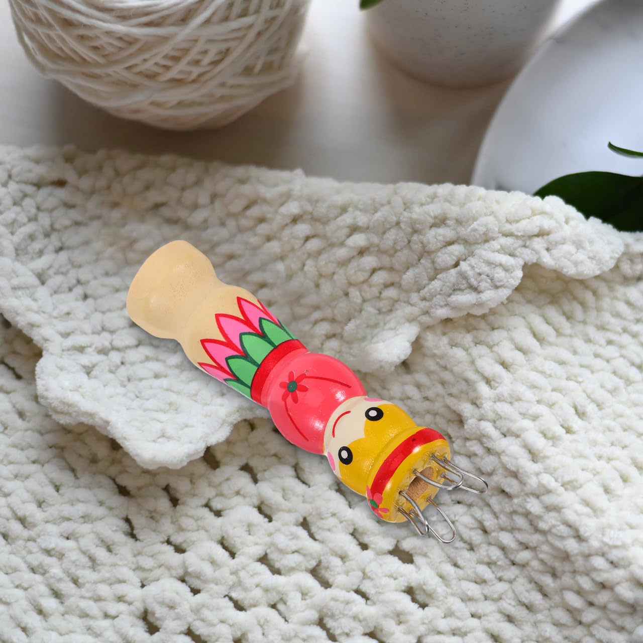 Healifty 2Pcs DIY Hand Tool Set with Doll and Point Needle 4.33In Weaving and Knitting Tools for Kids and Artists Craft Yarn Projects