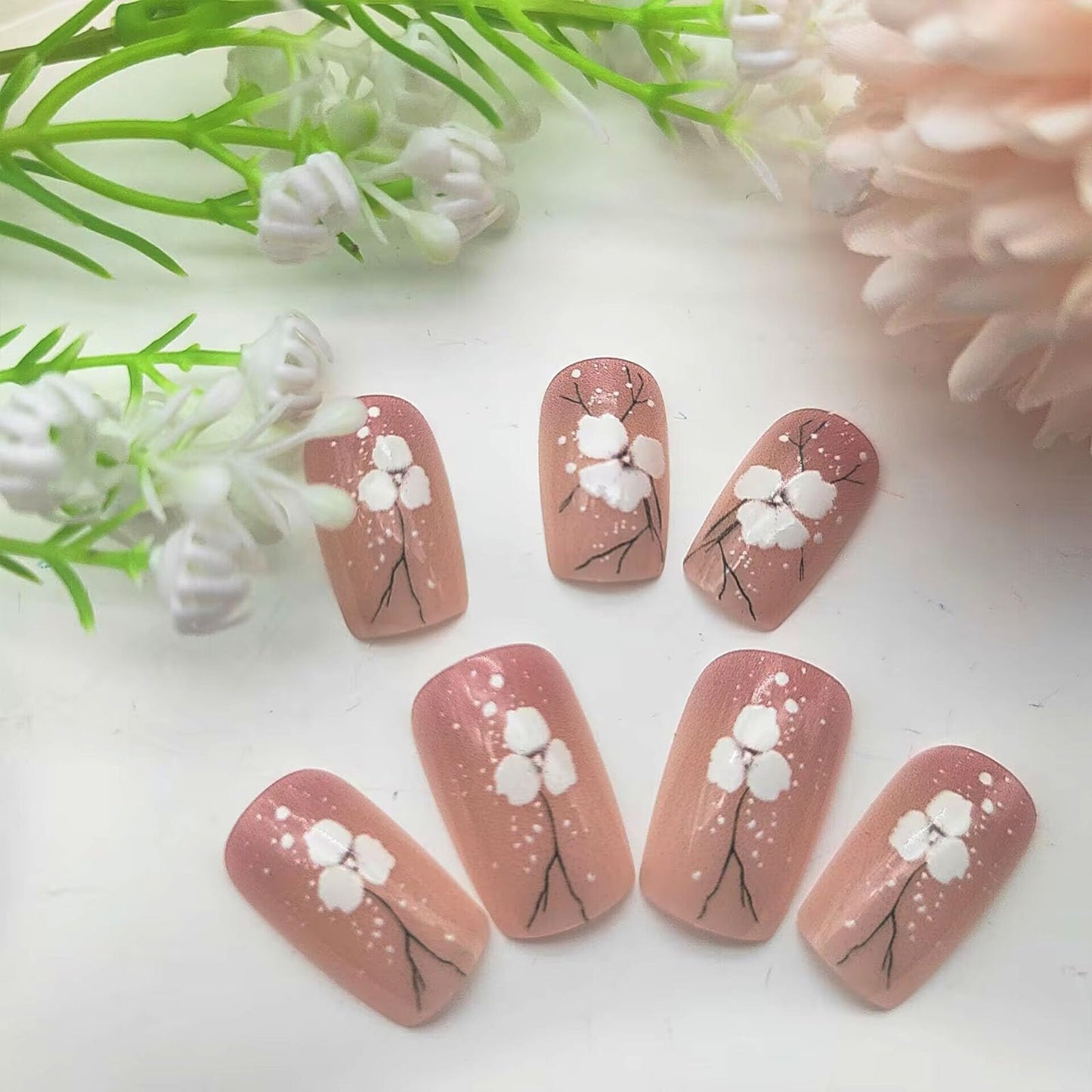 Square Press on Nails Medium Fake Nails with White Flower Dot Designs Glossy Nails Press ons Nude Full Cover Glue on Nails Summer Acrylic Artificial Stick on Nails for Women 24Pcs