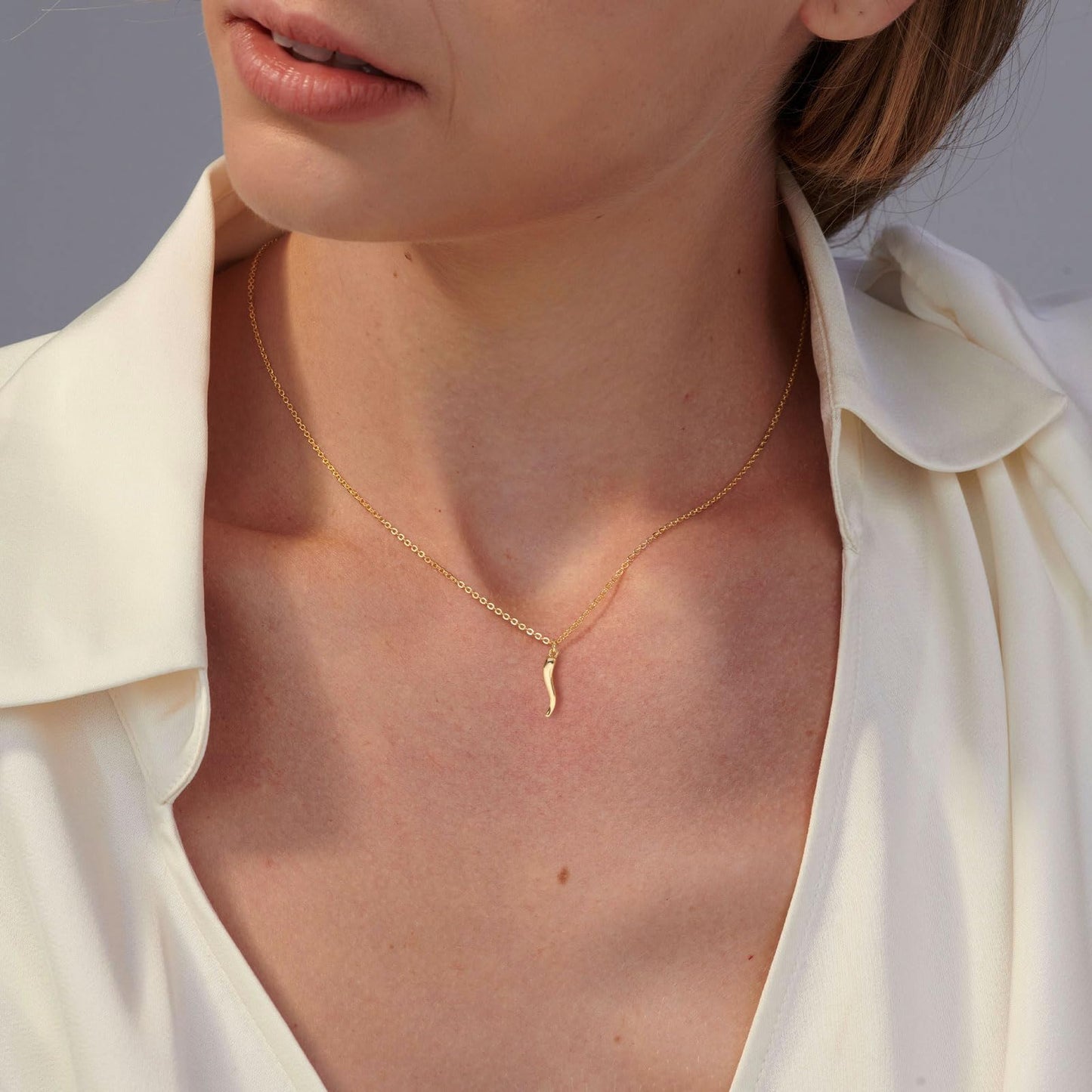 VRIUA Gold Necklace for Women 14k Gold Plated Dainty ltalian Horn Necklace Simple Delicate Jewelry Everyday for Women