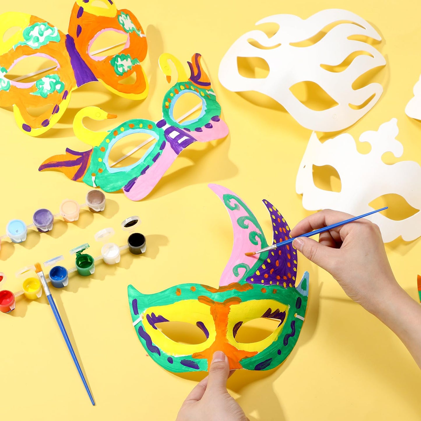 HyDren 30 Sets Mardi Gras DIY White Masquerade Mask Craft Half Face Paintable Blank Paper Mask for Cosplay Party Supplies