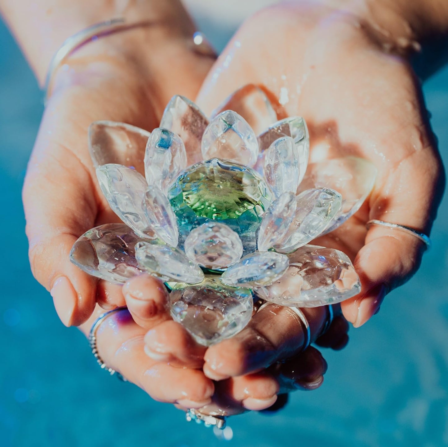 TENGFENG Crystal Lotus Flower Bicolor - Hue Reflection Glass Lotus Flower Feng Shui Home Decor Lucky Charm Crystal Figurine with Gift Box (Blue, 3.3 inches)