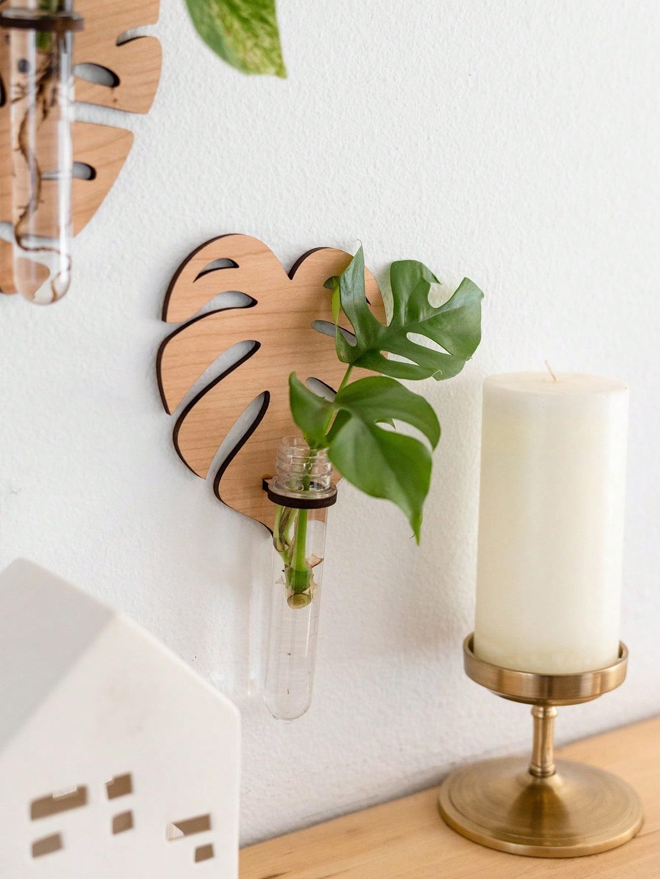 Edgiyuo 2 Pcs Leaf Shape Wooden Wall Planters with Test Tube Vase - Indoor Propagation Station for Home Garden Decor