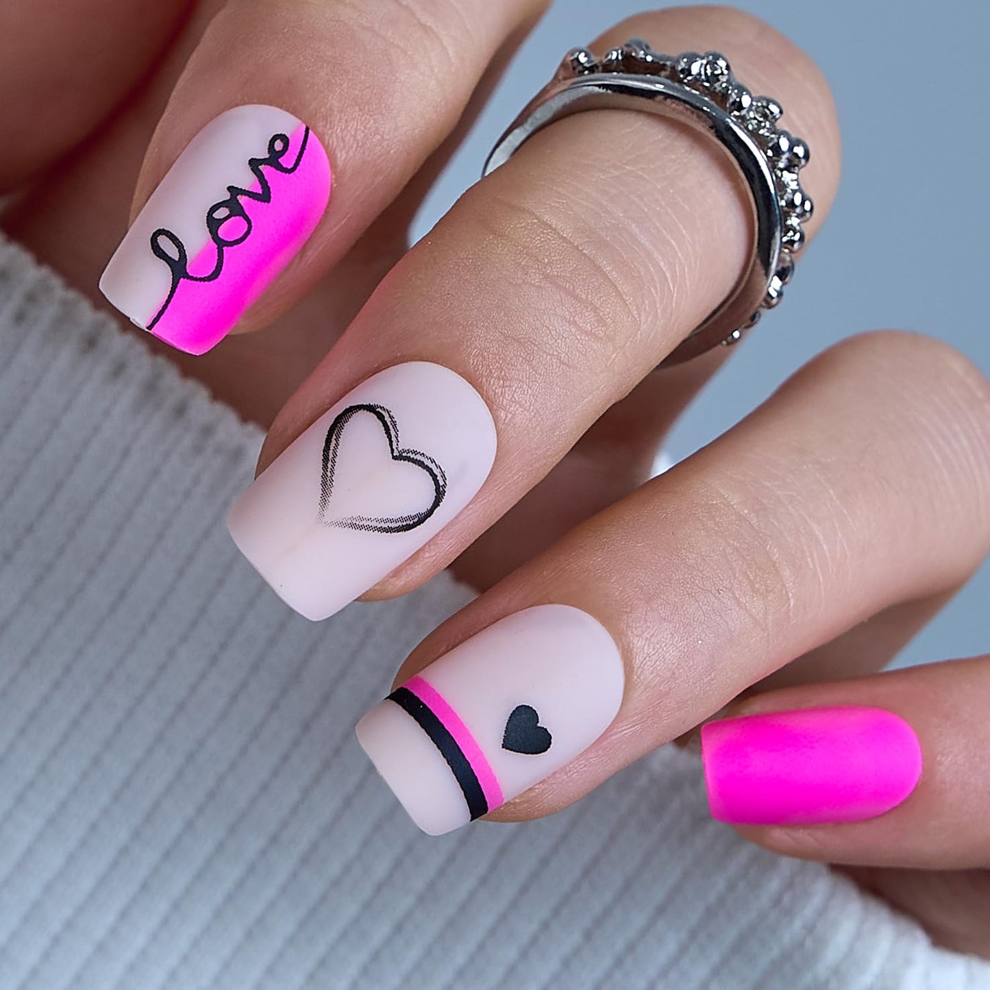 Curvlife Press on Nails Acrylic Fake Nails with Design Full Cover False Nails Reusable Nail Kit with Nail Glue Adhesive Tabs Nail File Artificial Glue on Nails (rose, 30pcs)