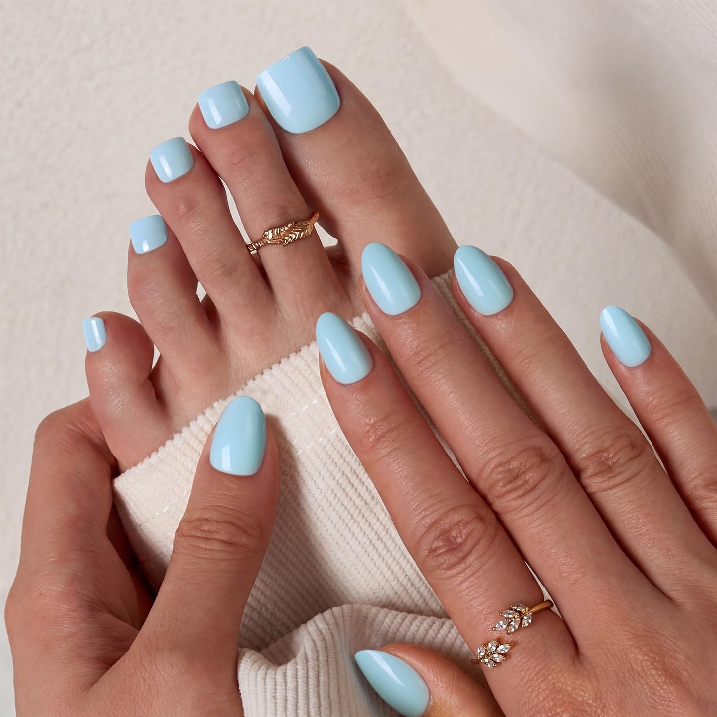 BTArtbox Extra Short Press On Nails - Sky Transition, Easy-to-Apply Light Blue Almond Press On Nails with Glue and Adhesive Tabs in 16 Sizes - 32 Nails All-in-One Kit
