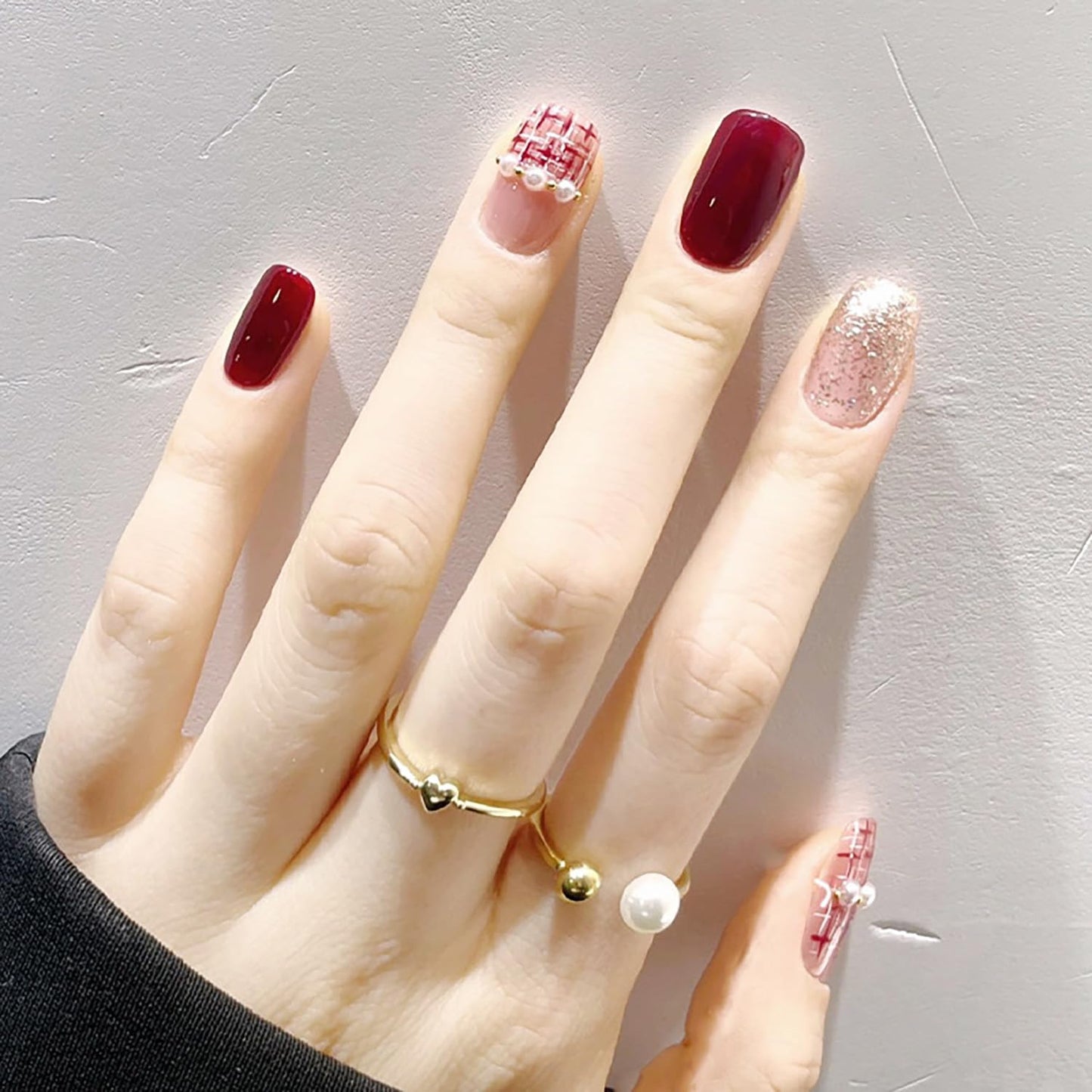 Press on Short Square Nails Glossy Full Cover Acrylic Short Length Square Red False Nails with Pearl Designs Artificial Square Shaped Fake Nails with Charms Glue ons Fingernails for Women Girls