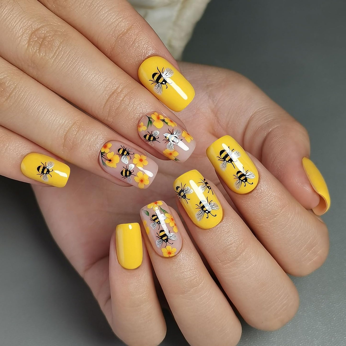 CurvLife Press On Nails Stick On Short Design Acrylic Stick On Nails Tips Glue On False Nails Kit For Women (Bee, Medium)