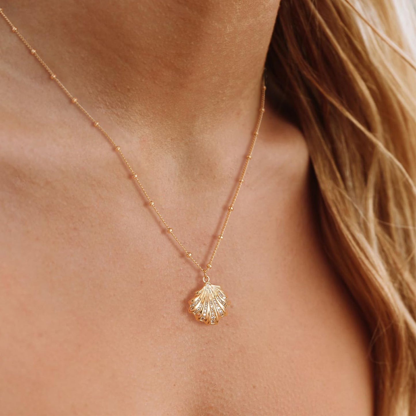 MEVECCO Dainty Gold Seashell Pendent Necklace for Women 18K Gold Plated Beach CZ Shell Necklace Boho Handmade Ocean jewelry