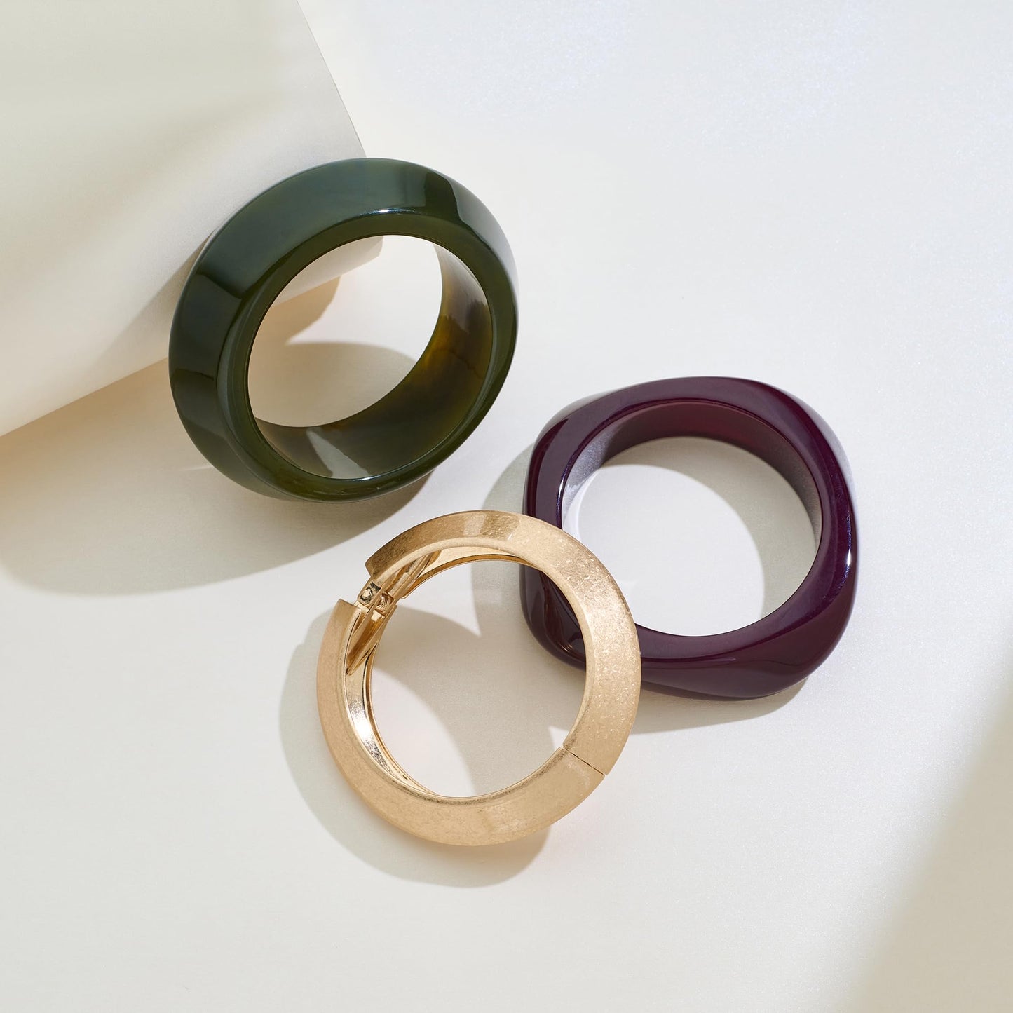 ENSKEFEN 3Pcs Chunky Acrylic Resin Bangles Gold Bracelets for Women Boho Irregular Stackable Resin Statement Bracelet Trendy Retro Wide Acrylic Bangle