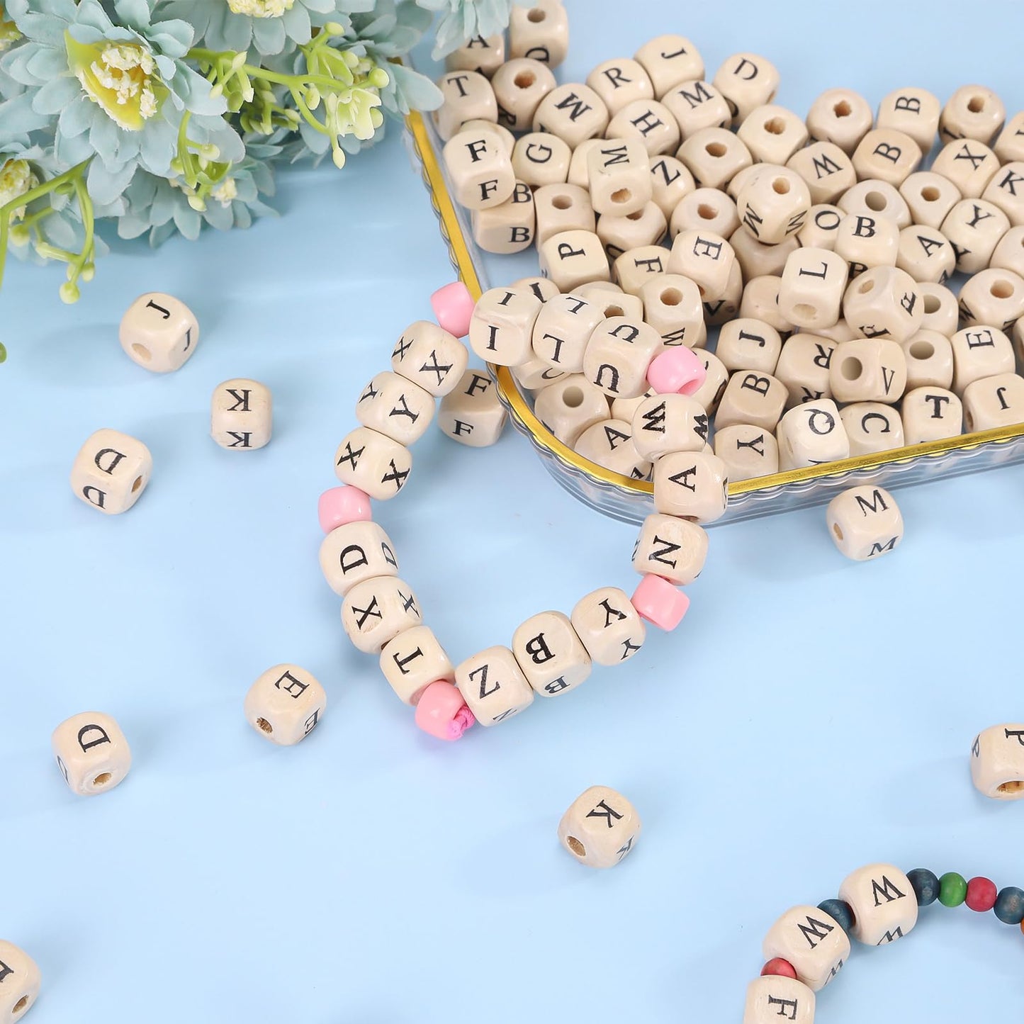 YANGRISE 260pcs Wood Letter Beads - 10mm Cube Alphabet Wooden Craft Letter Spacer Beads Bulk for Jewelry Making