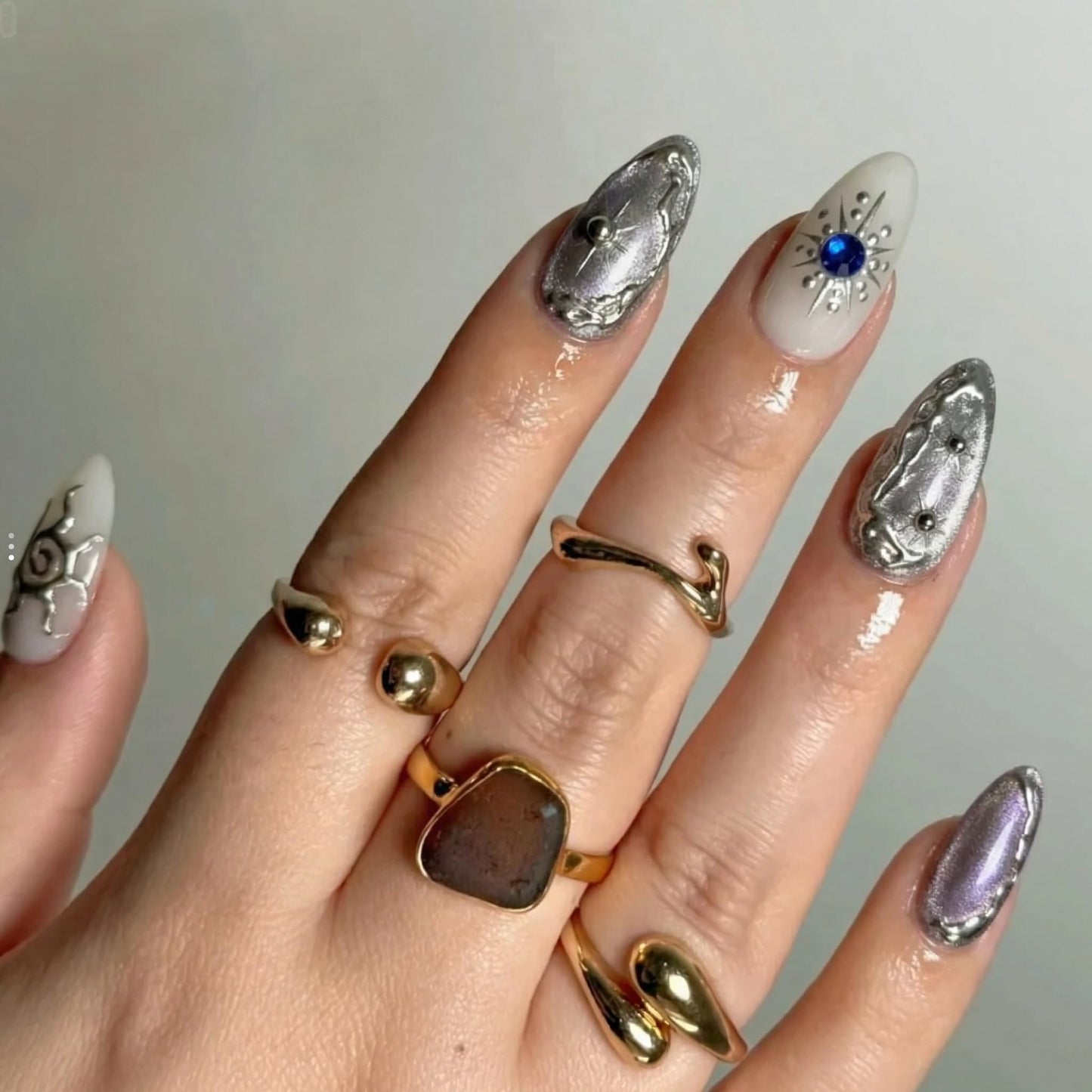 IMRAIN Handmade Press on Nails - Silver Metallic Chrome & Aurora Shiny Design - 10Pcs Almond Shape Y2K Cyberpunk Futuristic Liquid Metal Fake Nails(m)
