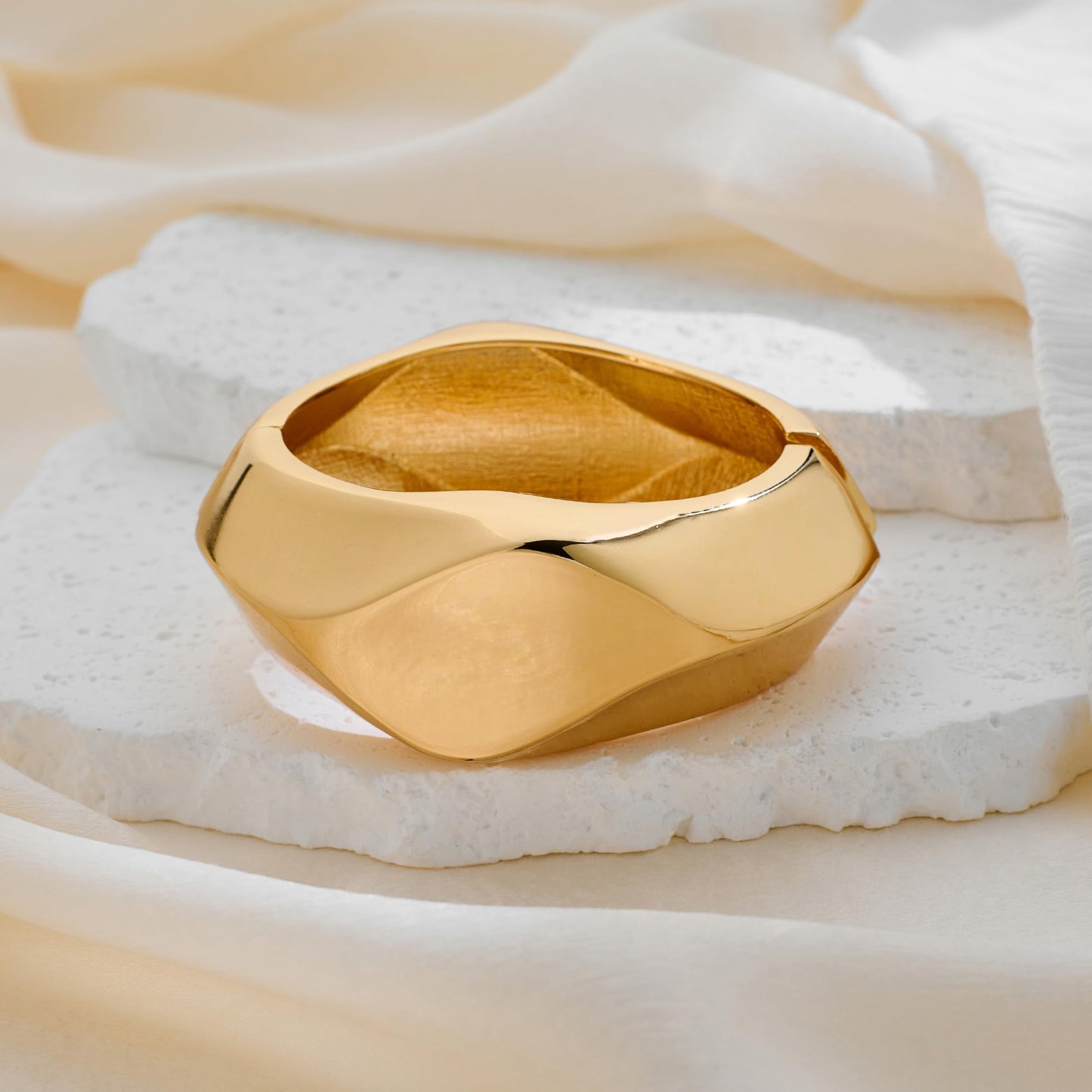 MIJENITI Chunky Gold Bangle Bracelets for Women, Dainty Gold Plated Big Stackable Bangles, Trendy Statement Cuff Bracelet Stack Fashion Jewelry Gifts