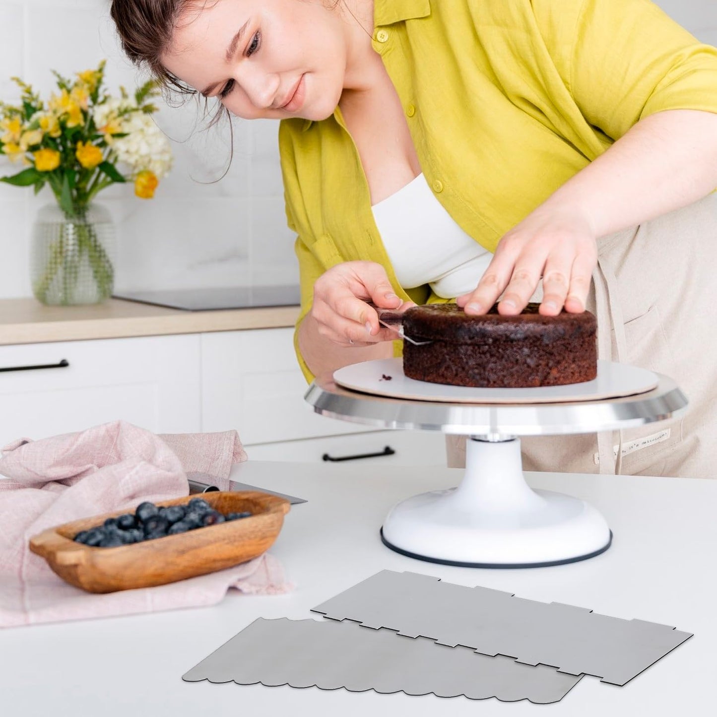 3 Piece Stainless Steel Cake Scraper, Metal Cake Smoother with Sided Patterned Edge, Double-Sided Design for Cake Decorating