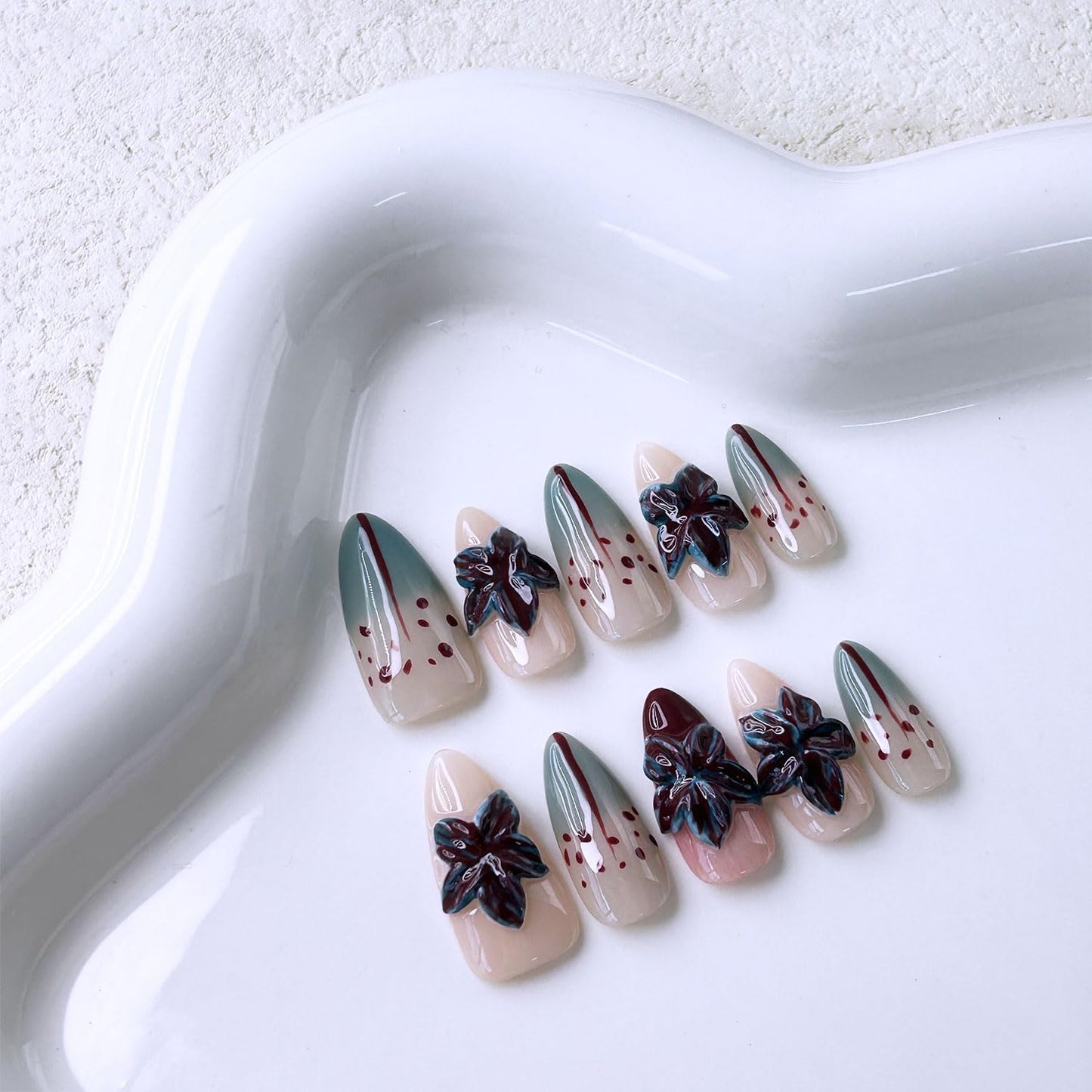 10 Pcs Handmade Almond Press on Nails Medium French Tip False Nails with Glue,3D Flower Bloodstain Gradient Glossy Designs Stick on Nails Full Cover Artificial Acrylic Glue on Nail for Women (S）
