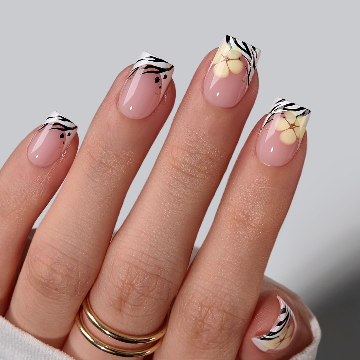 BTArtbox French Tip Press On Nails - Isle Plumeria, Easy-to-Apply Flower Short Square Press On Nails with Glue and Adhesive Tabs in 16 Sizes - 32 Nails All-in-One Kit