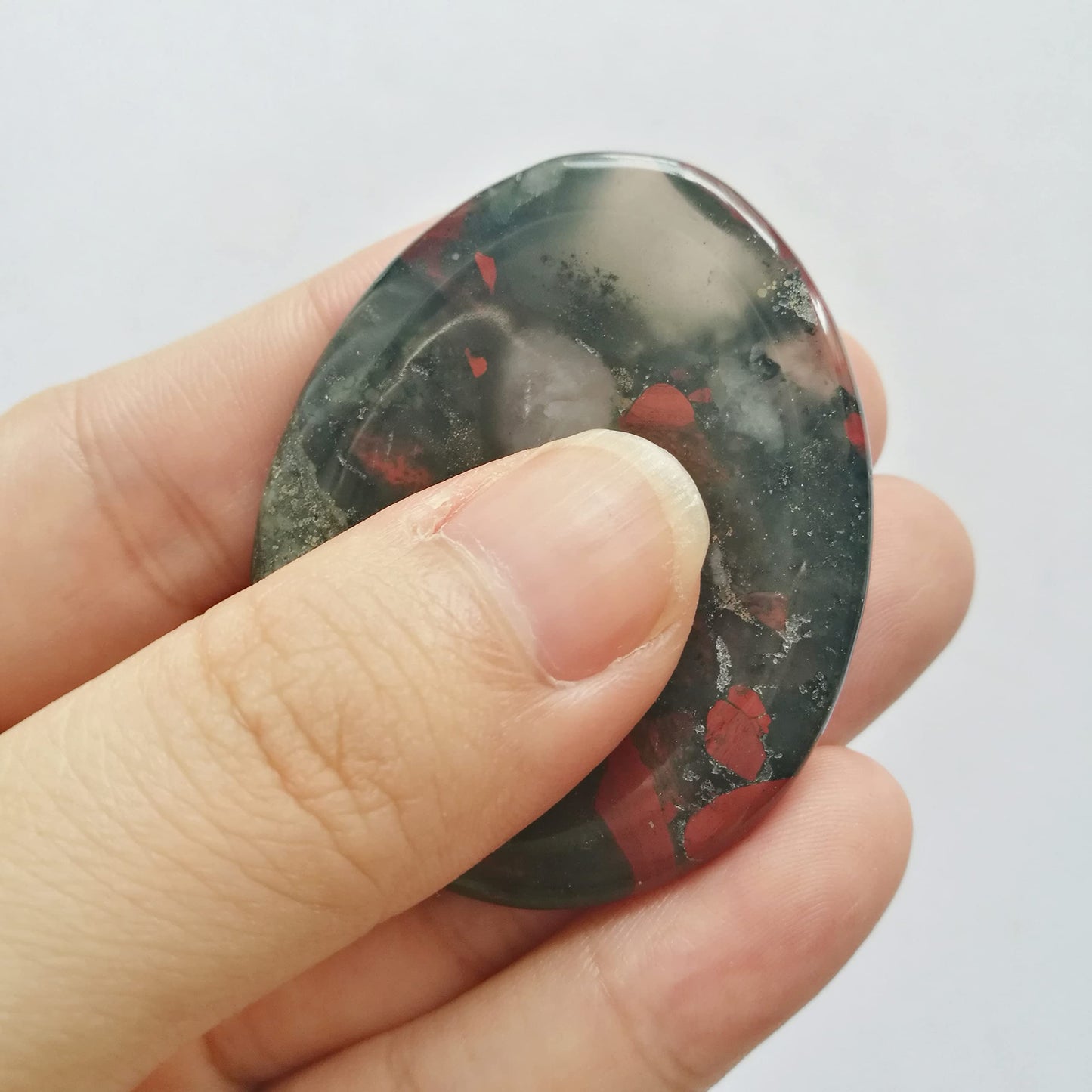 Bacatgem Natural African Bloodstone Water Drop Chakra Thumb Worry Stone,Stress Relax Healing Reiki Crystal Pocket Palm Stones