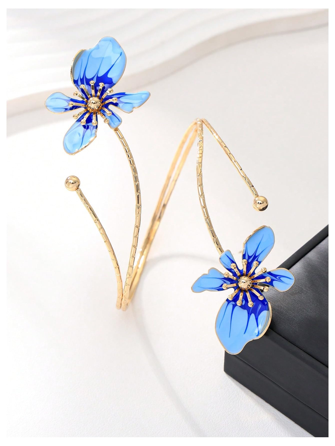 MakeMeChic Beach Gold Arm Cuff Jewelry for Women Bangle Band Armlet Flower Upper Arm Cuff Bracelet Summer Beach Essentials Light Blue One-Size