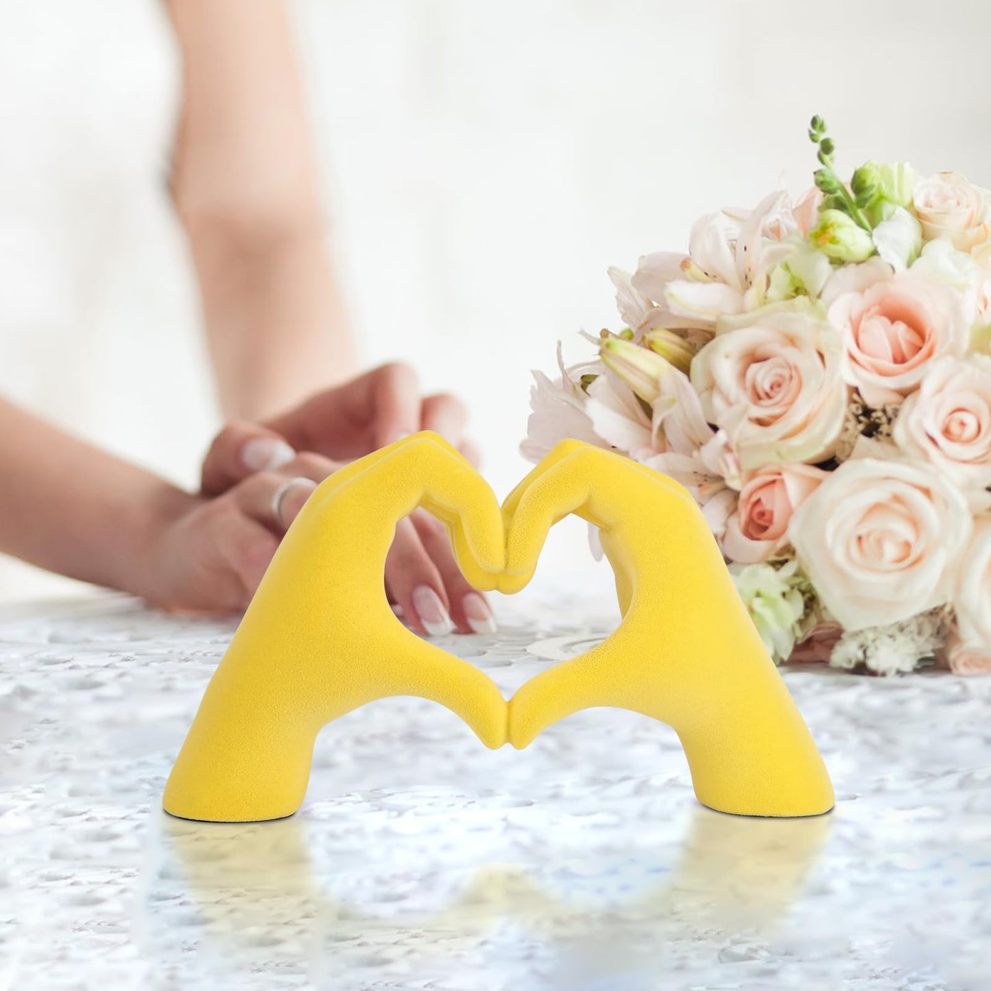 DOVDOV Yellow Heart Hand Sculpture, Heart Hand Statue Home Decor Aesthetics, Suitable for Bookshelf Console Table Office Entrance Decoration Bohemian Wedding Decoration and Small Ornaments.