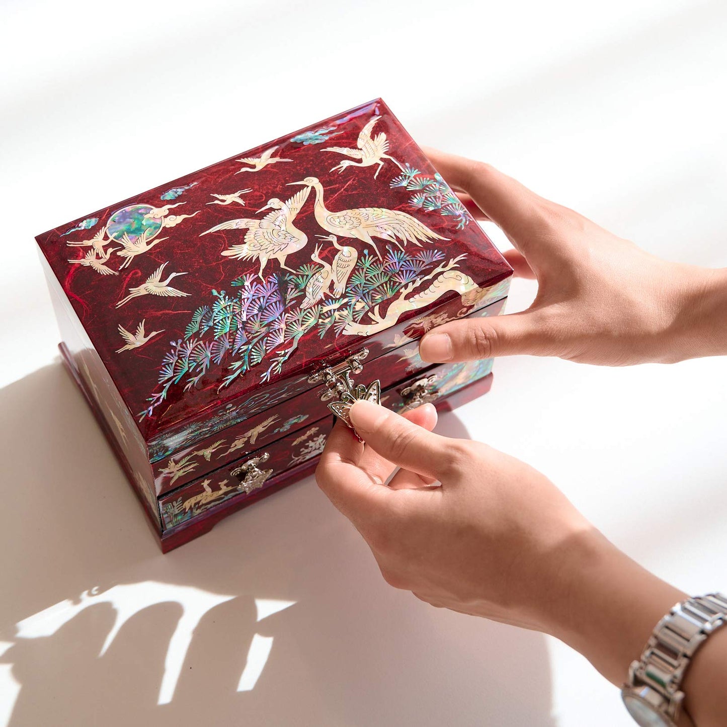 MADDesign Mother of Pearl Lacquered Jewelry Box Two Level Cranes (Red)