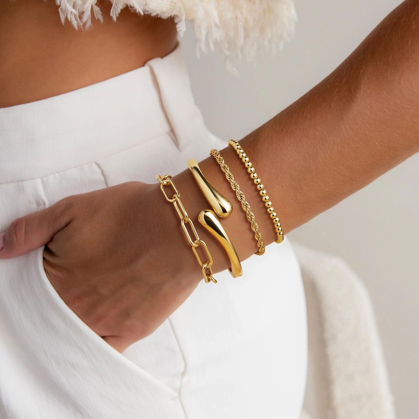 M MOOHAM Chunky Gold Bangle Bracelets for Women, Dainty 14k Gold-Plated Thicker Stackable Chain Bangles Cuff Bracelets Stack Set for Women Trendy Jewelry Gifts