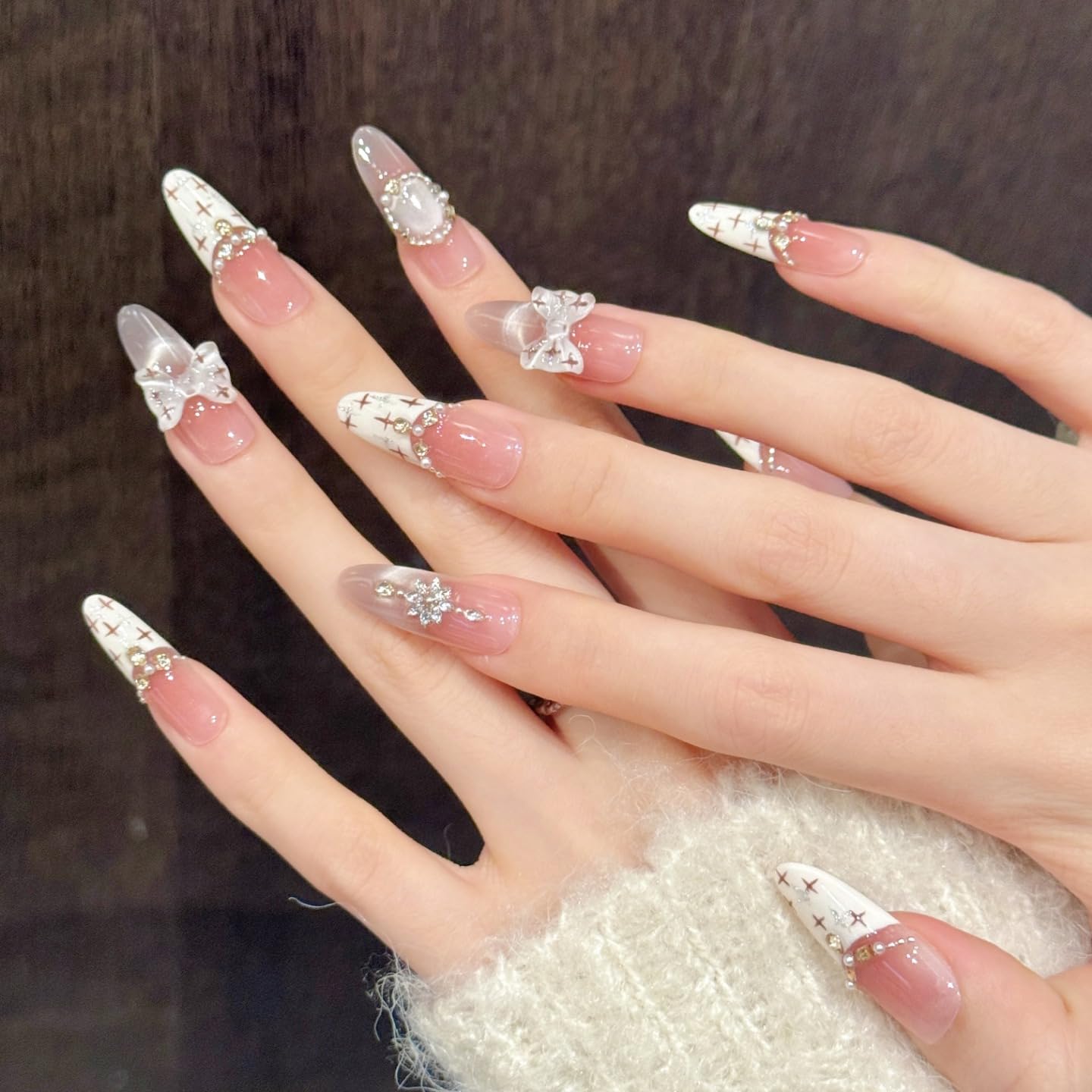 Handmade Press on Nails Stiletto French Style with Cat Eye Gradient in Oil White Adorned by a Decorative Bow and Diamonds Handmade Stiletto Press on Nails 3D Luxury Press on Nails（S）
