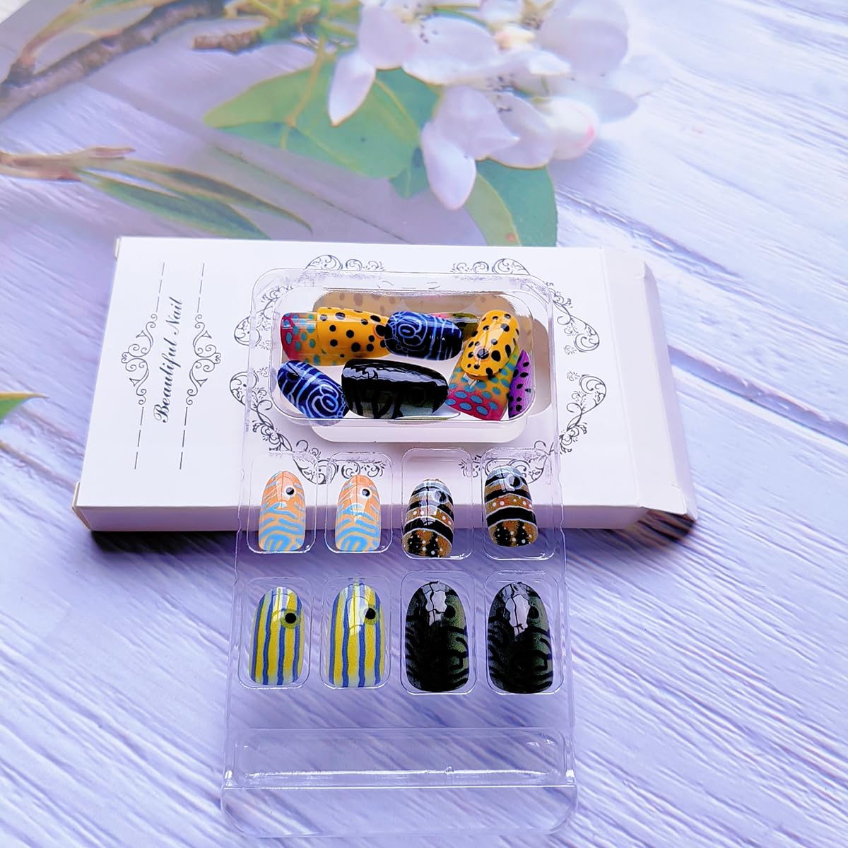 WLGDLH Press on Nails Short Oval Fake Nails, Summer False Nails Press ons Nail Art Tips with Ocean Fish Polka Dot Striped Design, Glossy Finish Glue on Nails Stick on Nail for Women Manicure 24 Pcs