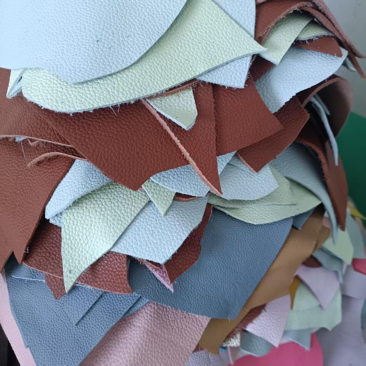 Leather Scraps, 1.5-2.0mm (3.6-5 oz) Thick Genuine Cowhide Scraps, Leather Scrap for Tools/Crafts/DIY, Mixed Colors,Leather for Crafting (Thick 500 Grams)