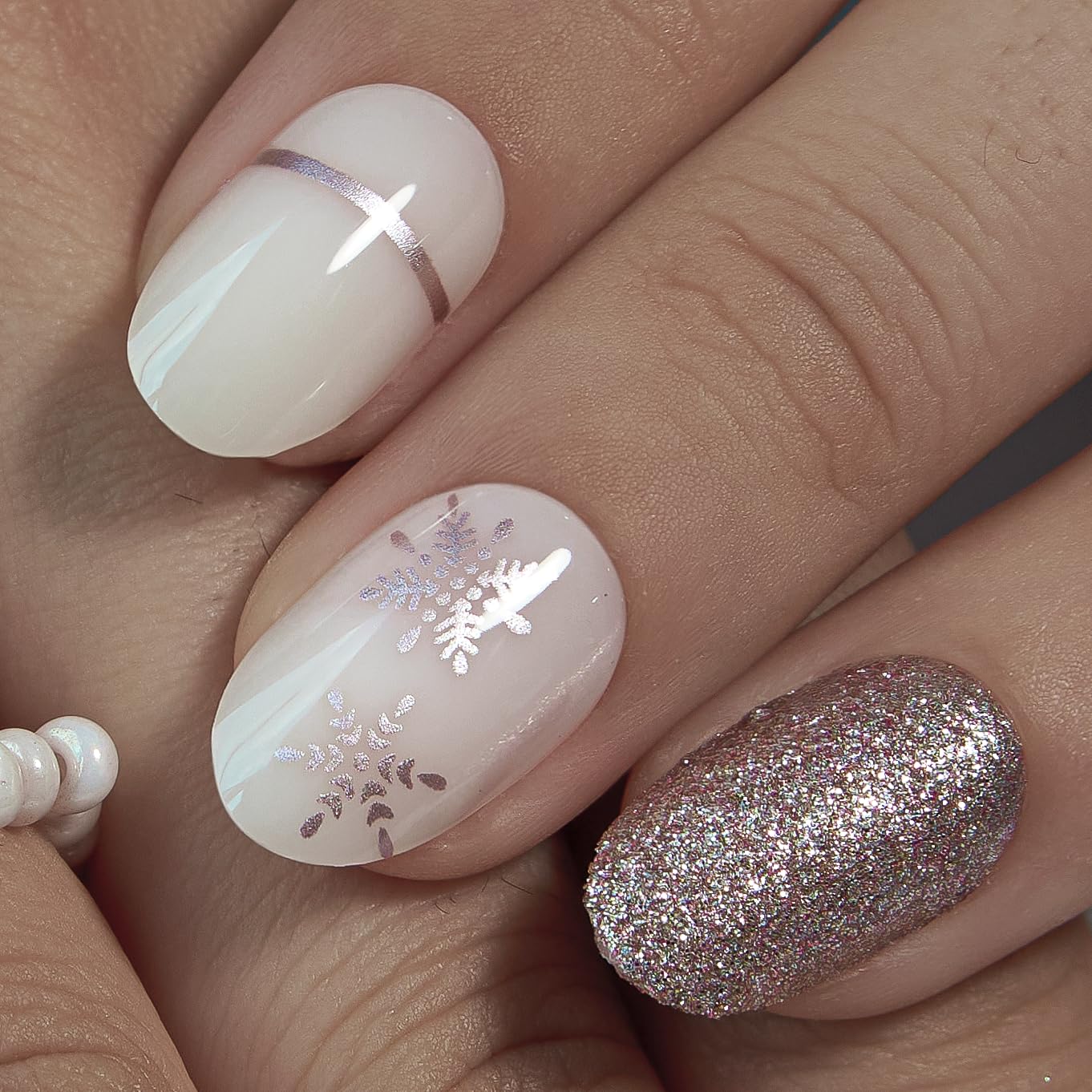 CurvLife Press on Nails Acrylic Fake Nails with Design Full Cover False Nails for Women Reusable Nail Kit (Snowflake Silver, 30pcs)