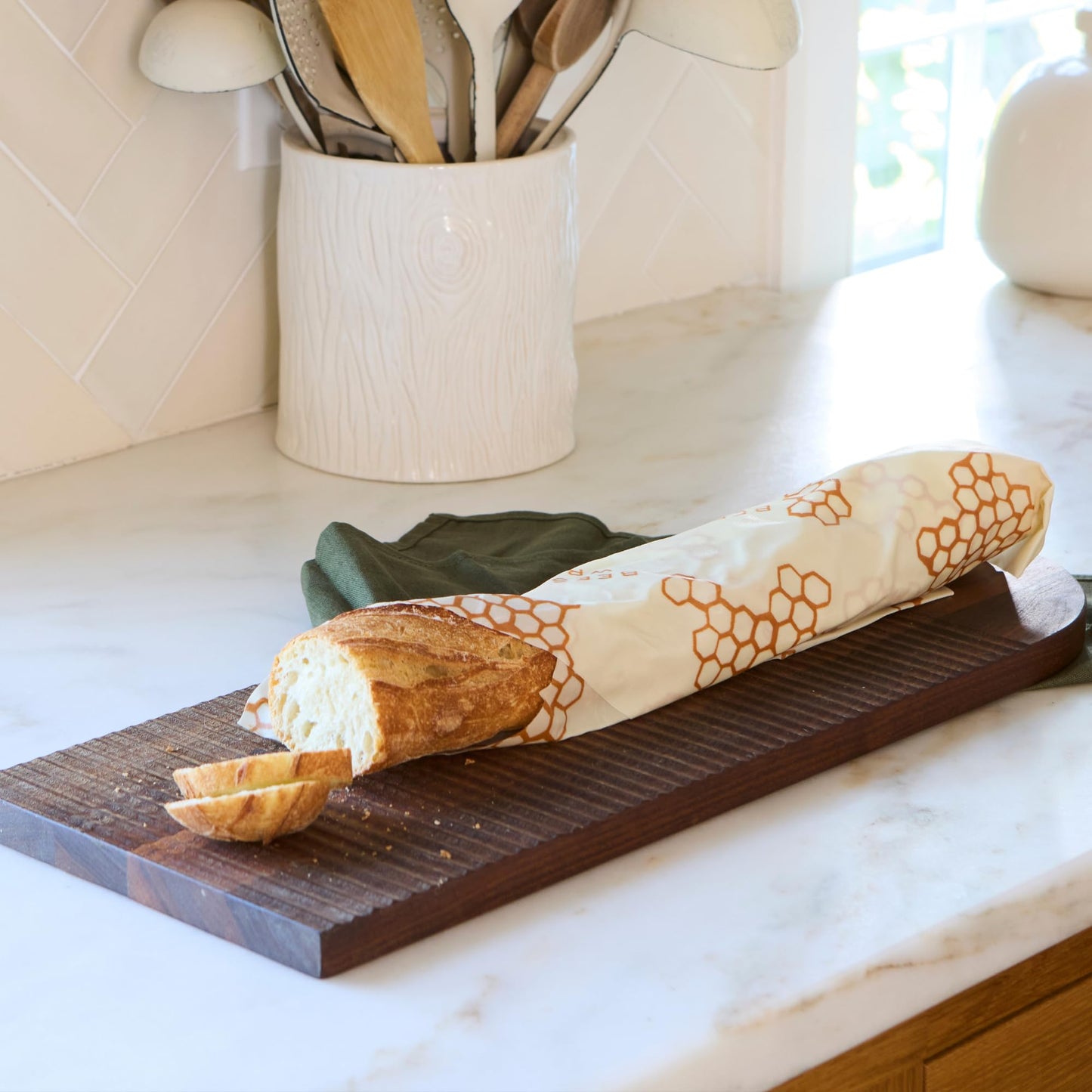 Bee's Wrap Beeswax Wraps for Bread - 2 Pack Beeswax Bread Wrap for Sourdough & Bread Storage - Plastic Free Made in USA Reusable Natural Food Wrap - & Honeycomb