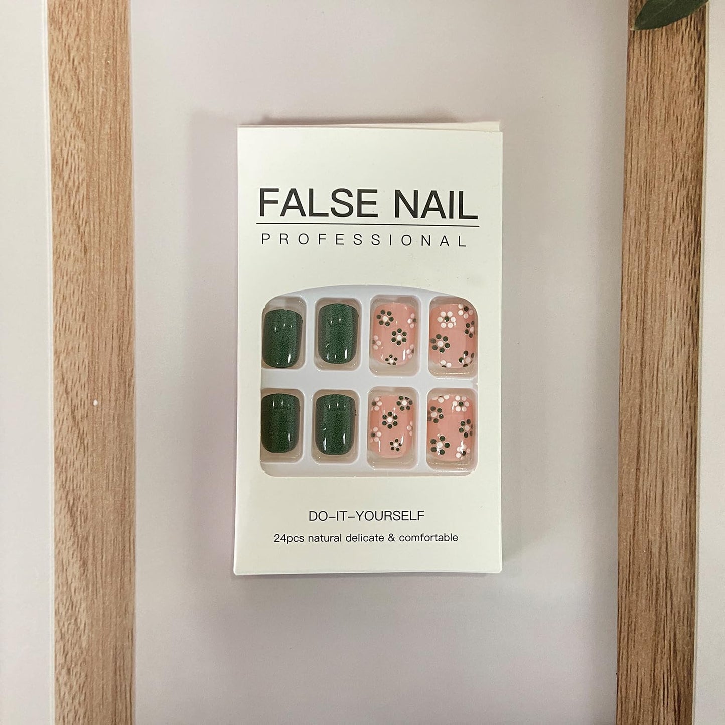 Tyuimhx Flower Press on Nails Short Square Green Spring False Glossy Full Cover Stick on Acrylic Floral Artificial Glue on Nails for Women Girls 24Pcs