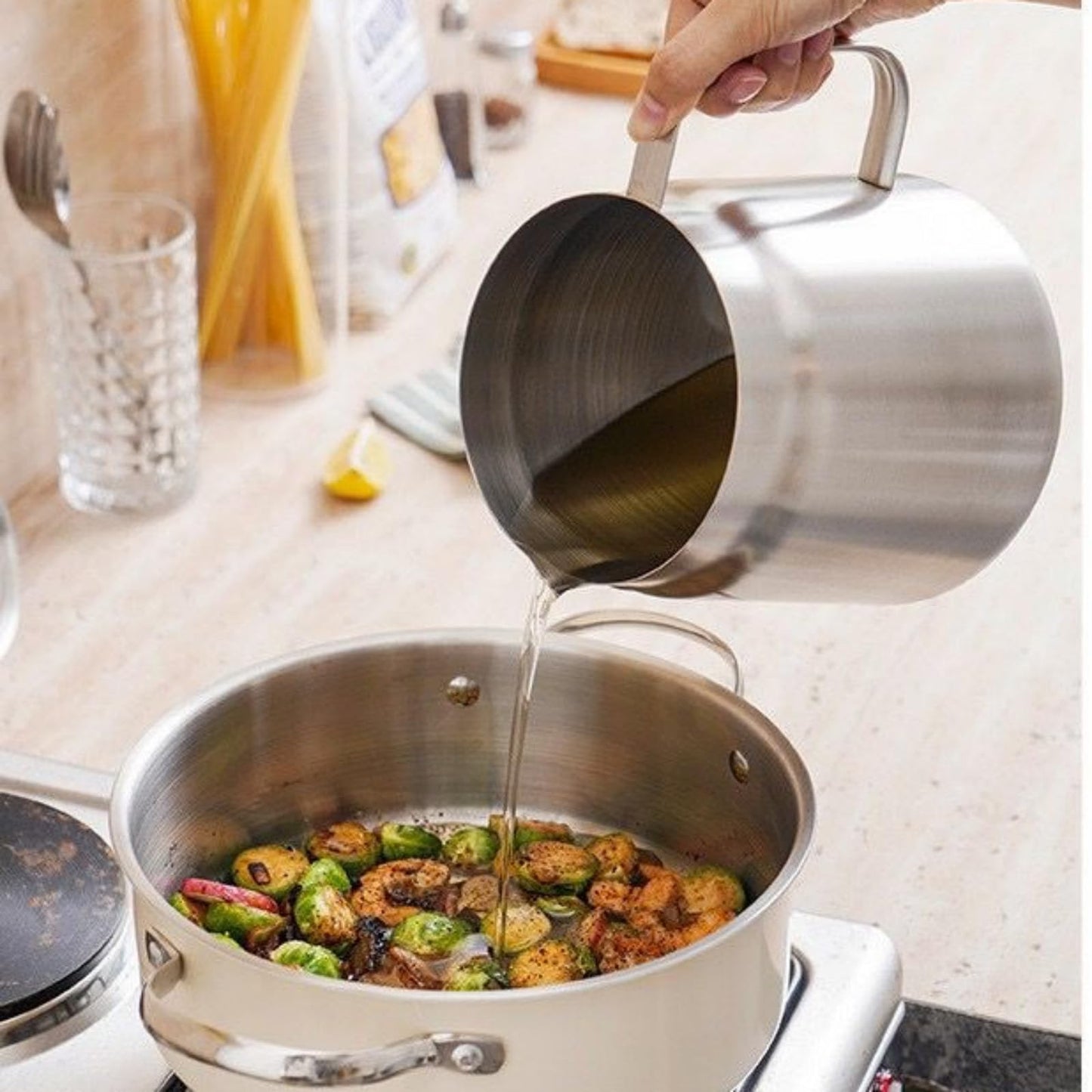 Ceiteo Stainless Steel Bacon Grease Container With Strainer, 2L/68oz Oil Container With Dust-proof Lid For Kitchen Storing Frying Cooking Grease