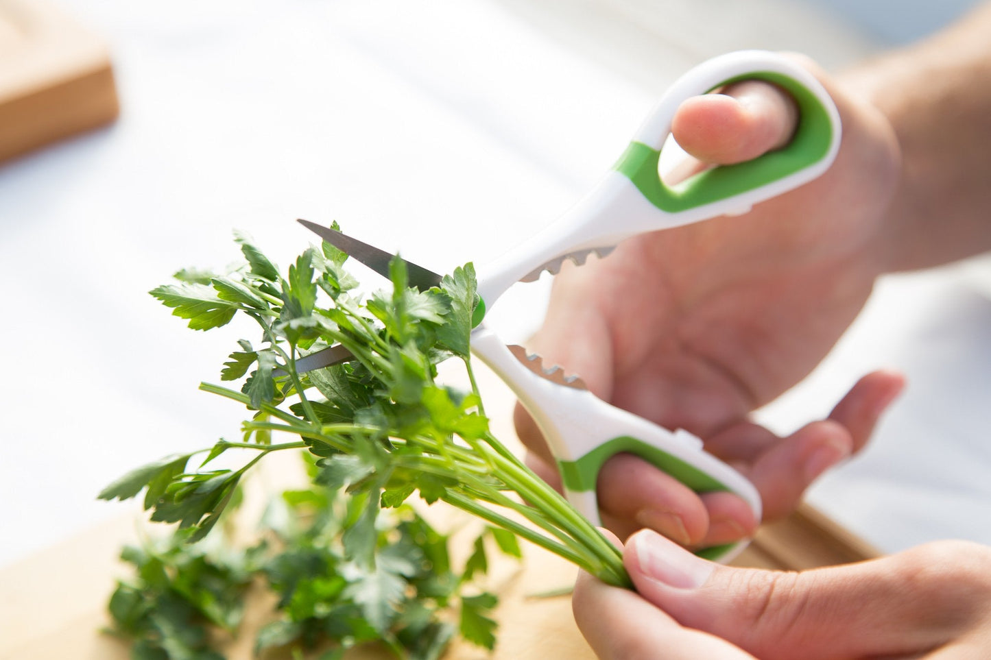 Zyliss Heavy Duty Home & Kitchen Herb Shears Scissors with Innovative Stem Stripper, Versatile Kitchen Shears for Trimming Weeds, Flower Buds & More - White/Green - 8.5 x 4.2 x 0.4 inches