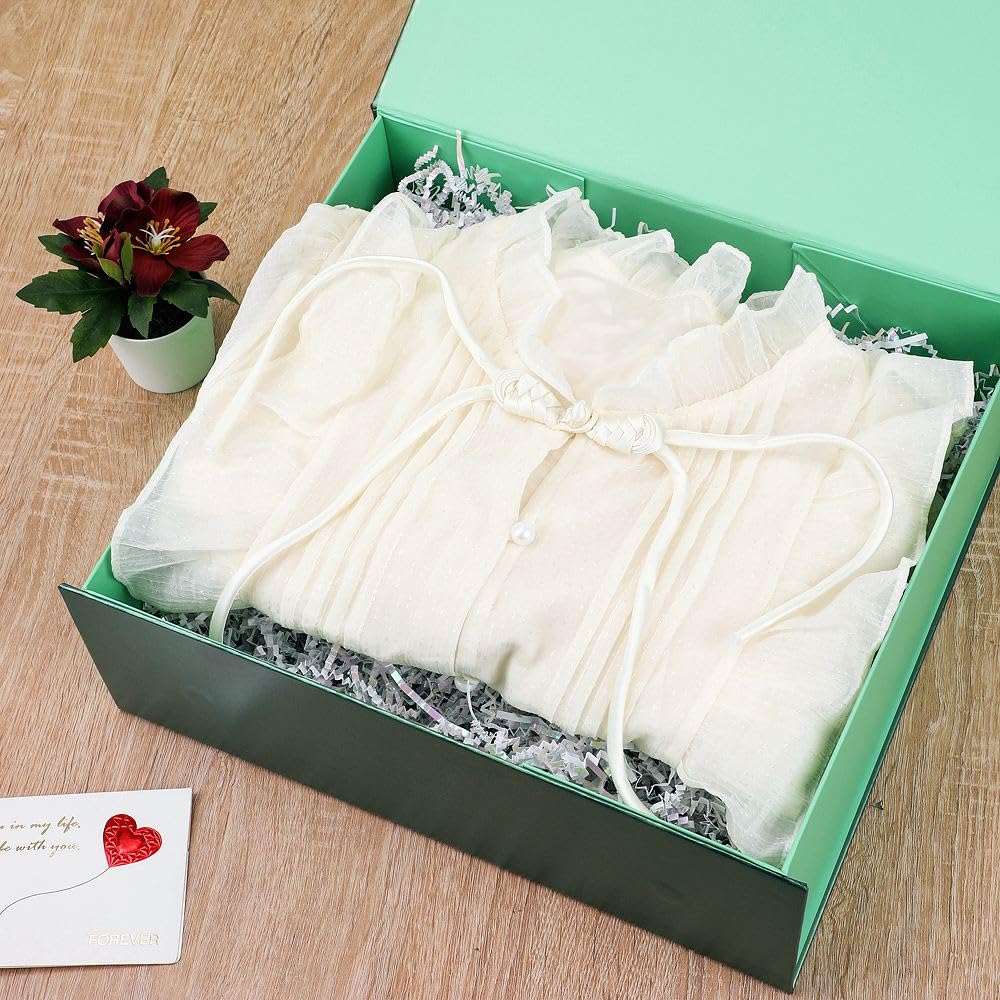PLINJOY Large Gift Box 13.5x11.8x4.7 Inches, Green Gift Boxes for Presents with Magnetic Closure Lid, Luxury Gift Box Rectangle Collapsible Boxes for Gift Packaging