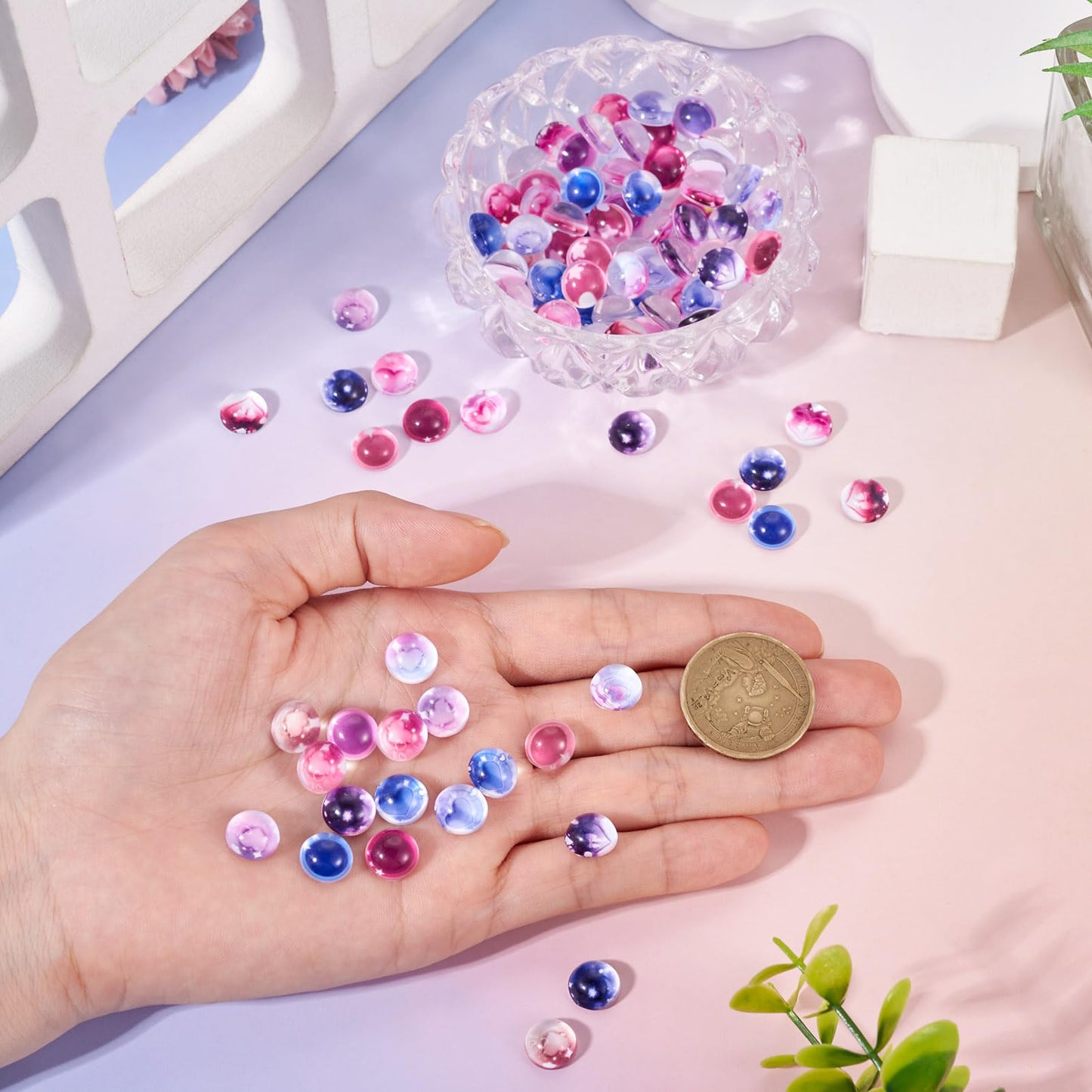Craftdady 100Pcs 8mm Flat Round Dome Cabochons Glass Craft Doll Eyes Mixed Color Crystal Heart Pattern Eyes DIY Craft Art Cabochon for Doll Puppet Plush Animal Crafts DIY Jewelry Making