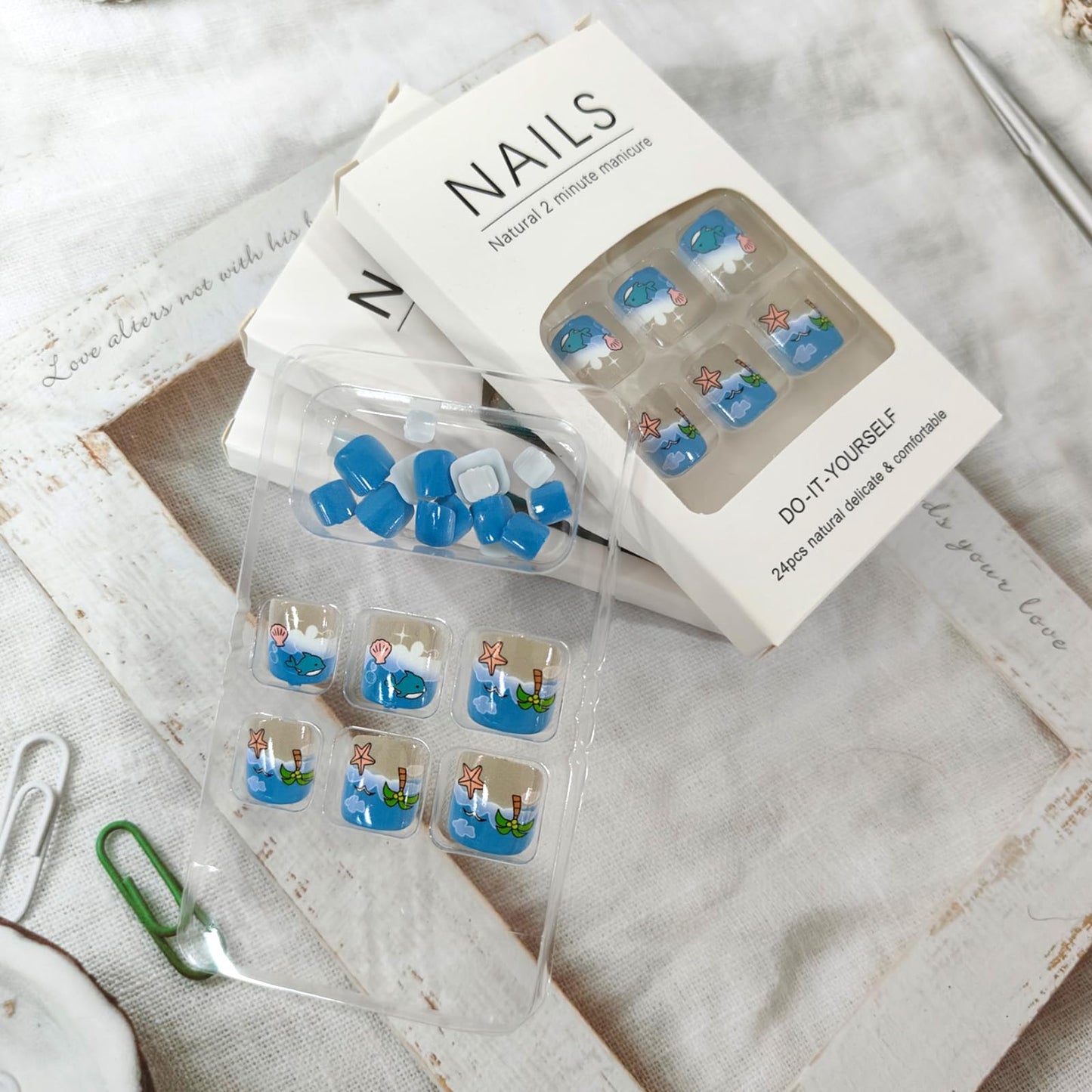 24Pcs Blue Press on Toenails Summer Beach Fake Toe Nails with Coconut Tree Shell Whale Seagull Designs Cute Toenail Press ons Blue Sea Acrylic False Toenails Artificial Toenails for Women