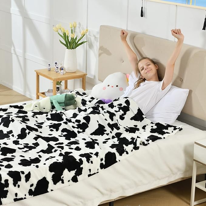 SOCHOW Cow Print Fleece Throw Blanket for Sofa Couch, Soft Lightweight Cozy Warm Home Decor Flannel Blanket, Cute Animal Blanket for Kids Boys Girls, Black 60 x 80 Inches