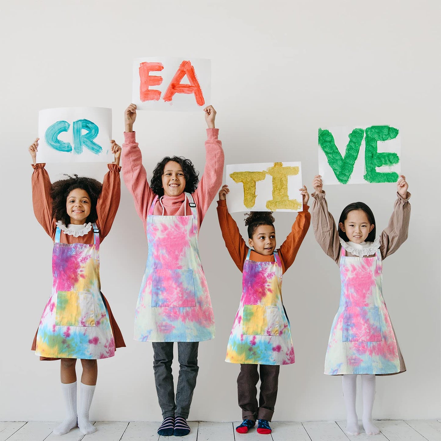 Spornic Kids Apron Kitchen Aprons for Cooking Baking Painting Crafting Art Party and Gardening (color2, Large)
