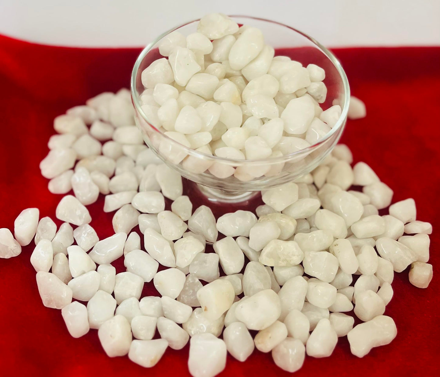 Indian Consigners White Quartz Tumbled Stone Chips – 100g Natural Polished Gemstones for Healing, Energy Work, Crafts & Home Decoration