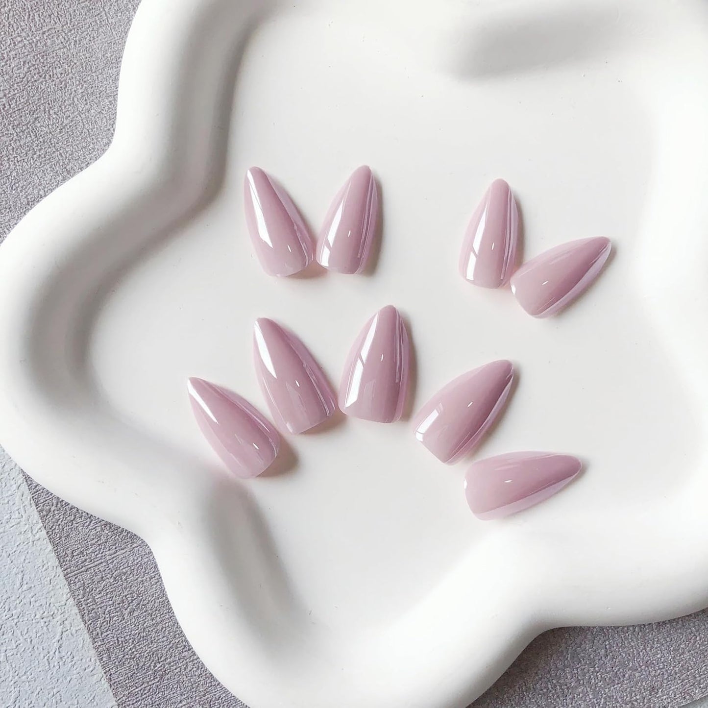 Light Pink Chrome Press on Nails Medium Short Almond, KQueenest Sparkle Glazed Stiletto Acrylic Fake Nails With Mirror Effect, Pearlescent Glue on Nails False Nails Press ons for Daily Wear 24 Pcs