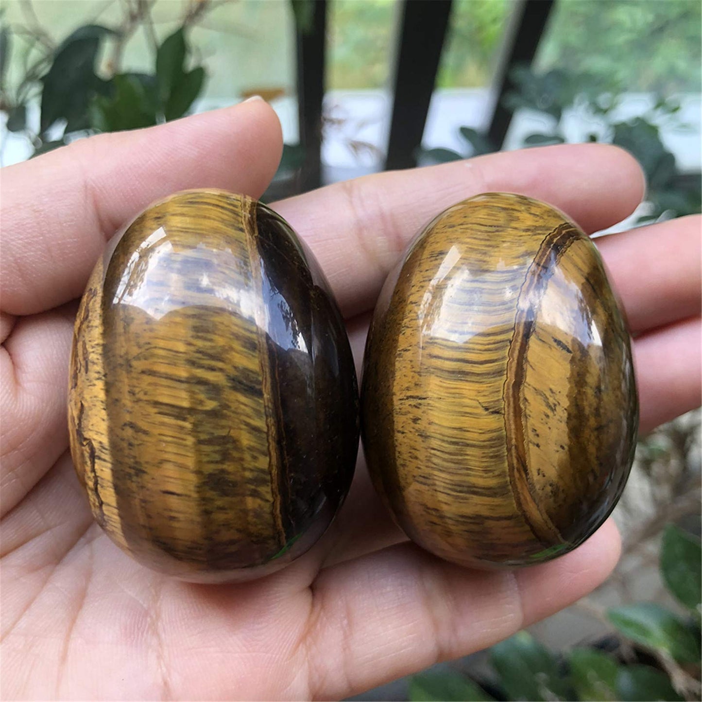 Fekuar Stone Egg Figurine, Polished Healing Crystal Easter Eggs Sphere Sculpture with Wood Stand, Natural Tiger's Eye Stone, 1.8"