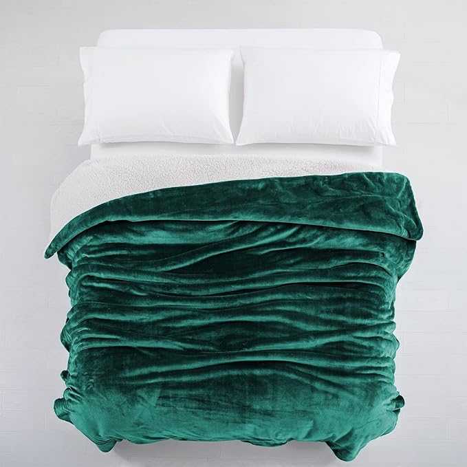 IR Imperial Rooms Emerald Green Sherpa Blankets Queen Size for Bed - Wholesale Bulk Pack of 9 Sherpa Blankets - Soft Fluffy Throw Blanket for Hotels, Guest Bedroom, 90x90 Inches