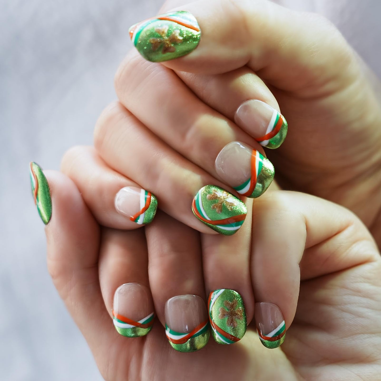 Tesytto Short Round Press On Nails, Green Glitter with Multicolor Line & Gold Clover Accents, Handmade Reusable Full Cover Nail Art (Size M)