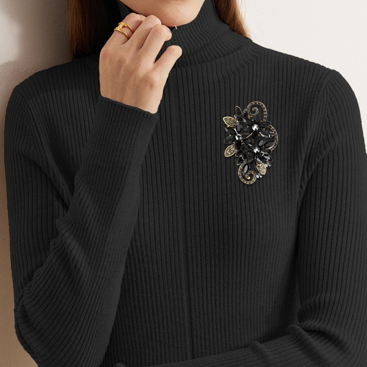 YOQUCOL Vintage Blck Austrian Crystal Rhinestone Flower Shape Brooch Pin For Women