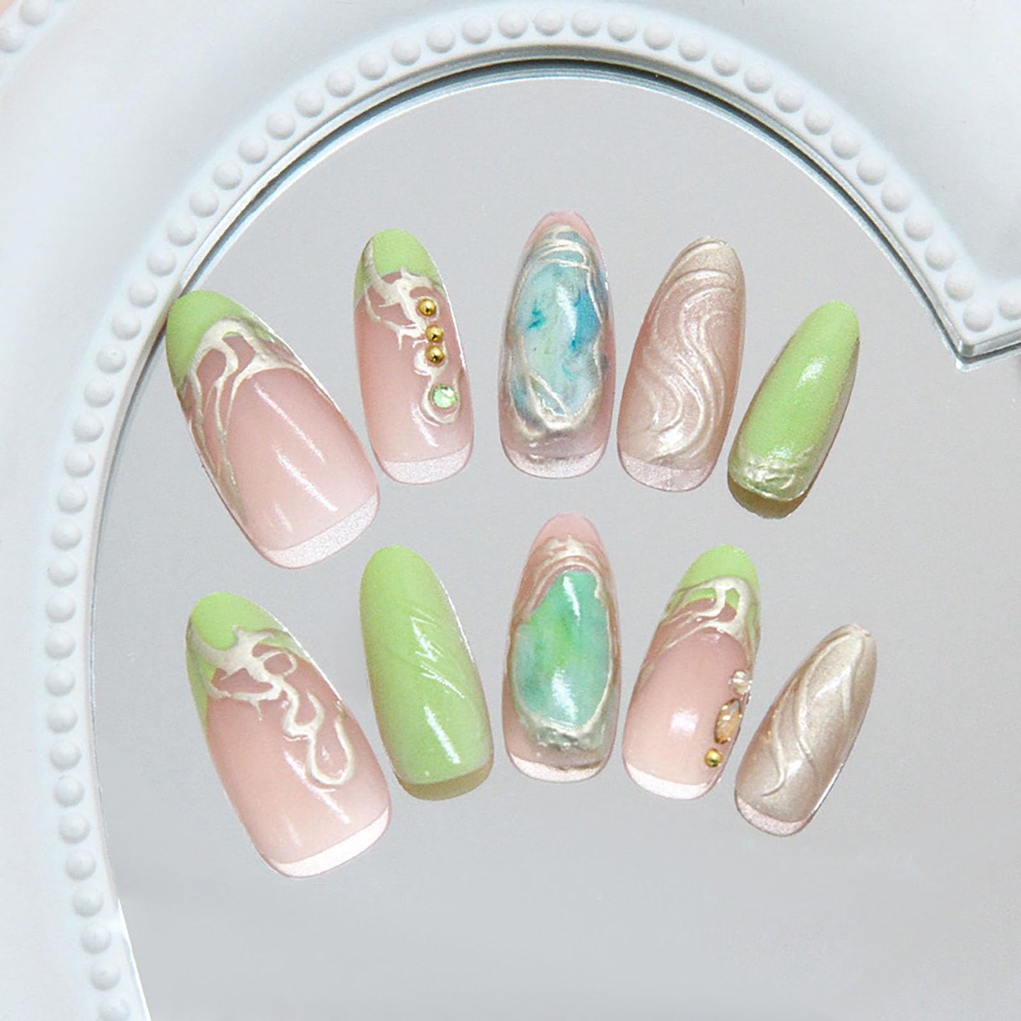 RUOKEXIN Almond Press on Nails Medium Fake Nails Gold Sparkly False Nails with Designs Green Nail Press ons Glossy Artificial Nails for Women 30Pcs