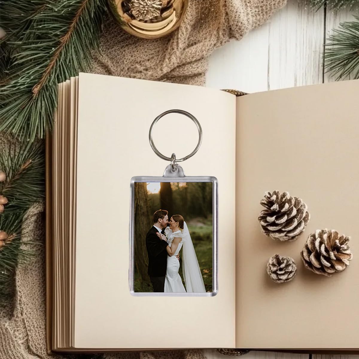 REDANHA 12pcs Acrylic Photo Frame Keychain Holder 2X3 Inch Blank Picture Insert Keyring for DIY Craft, Mother's Day Teacher Bulk Personalized Keepsake Gifts